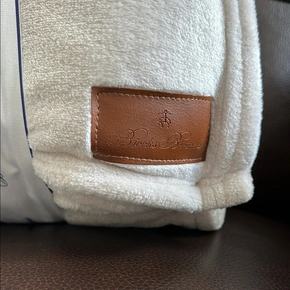 Brooks Brothers Oversized Plush Blanket in Cream - Picture 4 of 7
